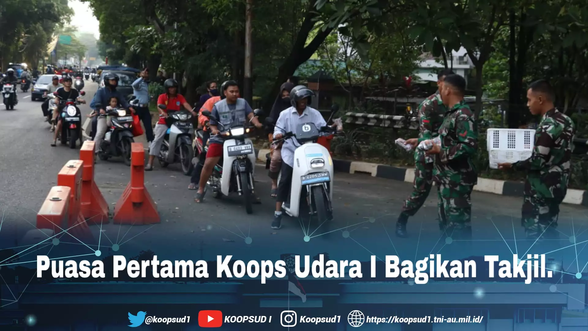 Puasa Pertama Koops Udara I Bagikan Takjil.