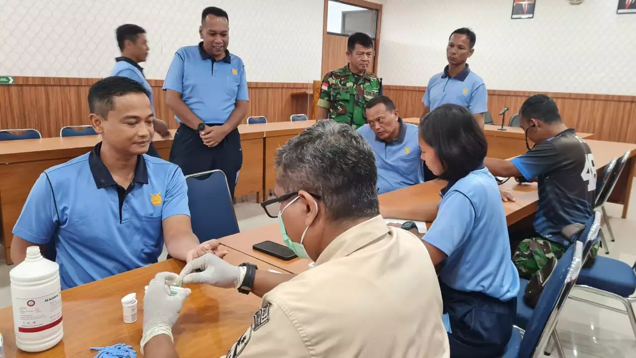 ﻿Siekes Lanud Maimun Saleh Laksanakan Pemeriksaan Kesehatan Bagi Prajurit.